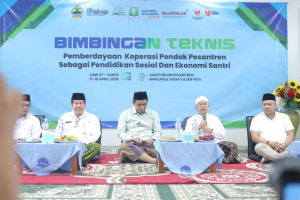 Gus Rozin dan Gus Yasin Kompak Dorong Skill Manajerial Santri melalui Bimtek di Pati
