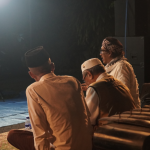 Keterangan foto: Anis Sholeh Ba’asyin, Bambang Mursito dan Nur Cahyo dalam NgAllah Suluk Maleman “Bersama Kita Gila” yang digelar di Rumah Adab Indonesia Mulia, Sabtu (20/6).