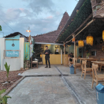 Bukan Sekadar Tempat Nongkrong, Kedai Nuk Inuk di Gerit Cluwak Tawarkan Konsep 'Kopi, Buku, Makan Enak'