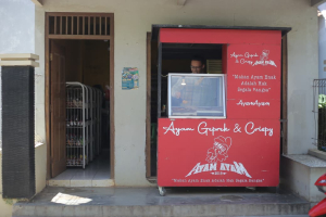 Mandiri Lewat Bisnis Kuliner, Sekretaris LTNNU Pati Bangun Visi Pendidikan dari Kedai "Ayam-Ayam"