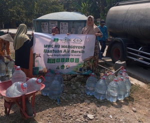MWC NU Margoyoso Kirim 35 Tangki Air Bersih untuk Warga Terdampak Kekeringan di Pati