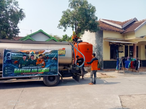 ​Tanggap Kekeringan, Ansor-Banser Pati Salurkan Bantuan Air Bersih di Gabus